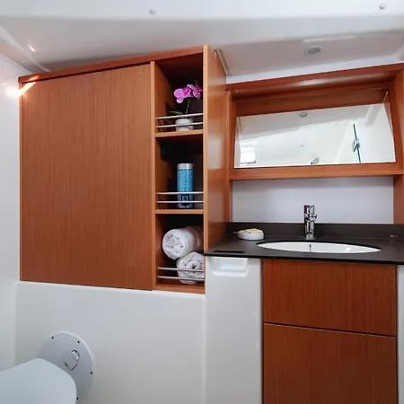 Bavaria Cruiser 51- Lui بوتيل